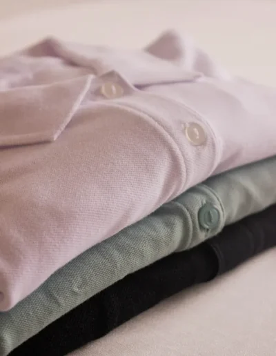 Magliette Polo personalizzabili con il tuo logo per promuovere la tua azienda, presenti in molti colori e taglie