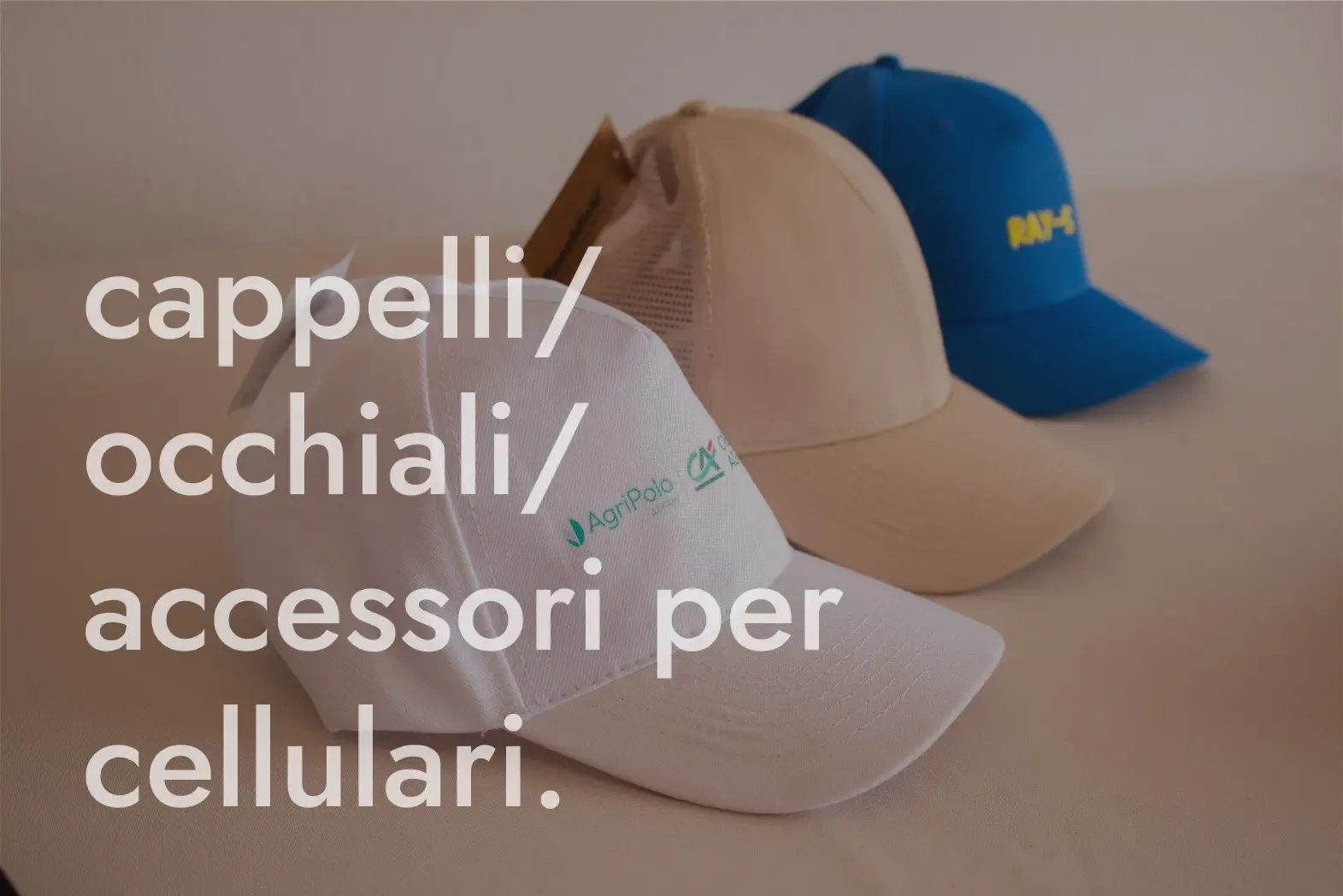 Polo bianca e nera personalizzabile con bottoni a vista, disponibili in diverse taglie e colori per il tuo abbigliamento professionale perfetto